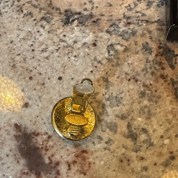 Authentic Vintage 18k Gold Chanel Earrings - Picture 2 of 6